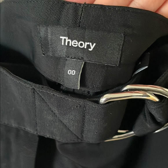 Theory. Size 00. Elegant Black Culottes with built in belt/buckle - Picture 6 of 6